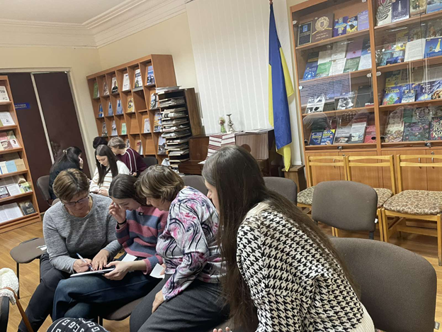 Інтерактивна робота в малих групах. Модераторка – тренерка Світлана Вихор